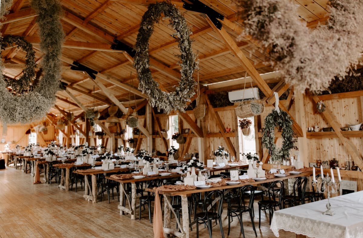 Valea Sanzienelor - locatie pentru nunti in Poiana Cu Cetate, Iași
