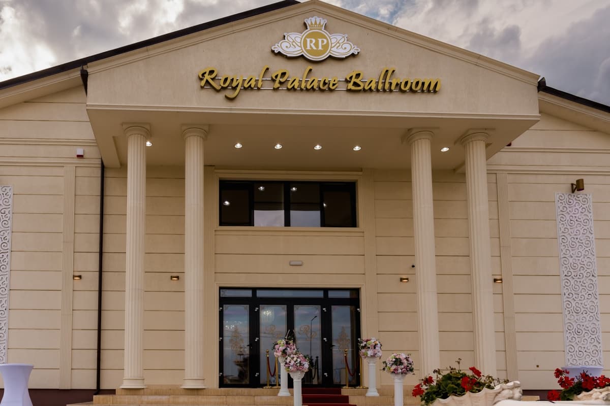 Royal Palace Ballroom - Tunari