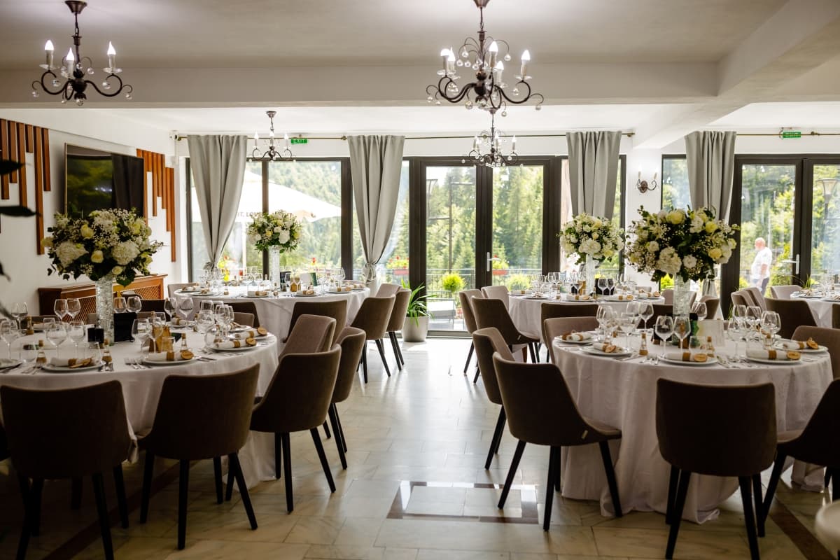Hotel Piscul Negru - locatie pentru nunti in Aref, Argeș