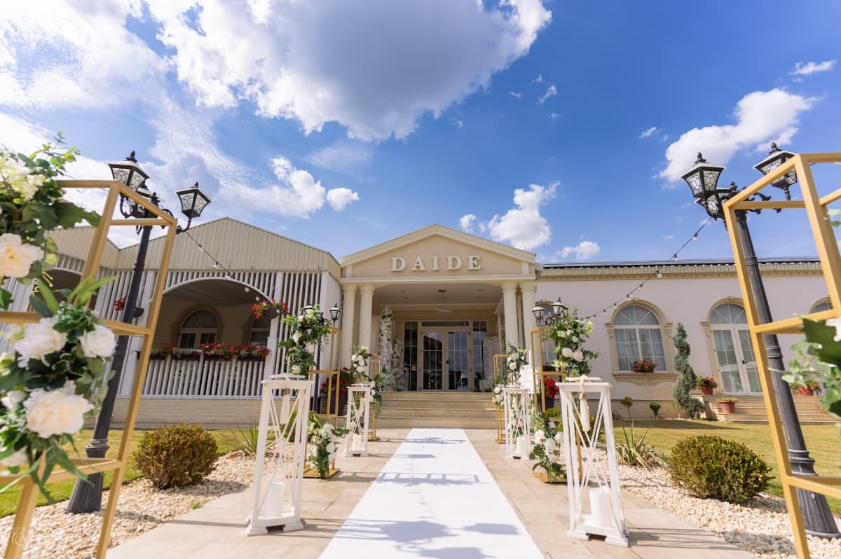 Restaurant Cort Daide - locatie pentru nunti in Luțca, Neamț