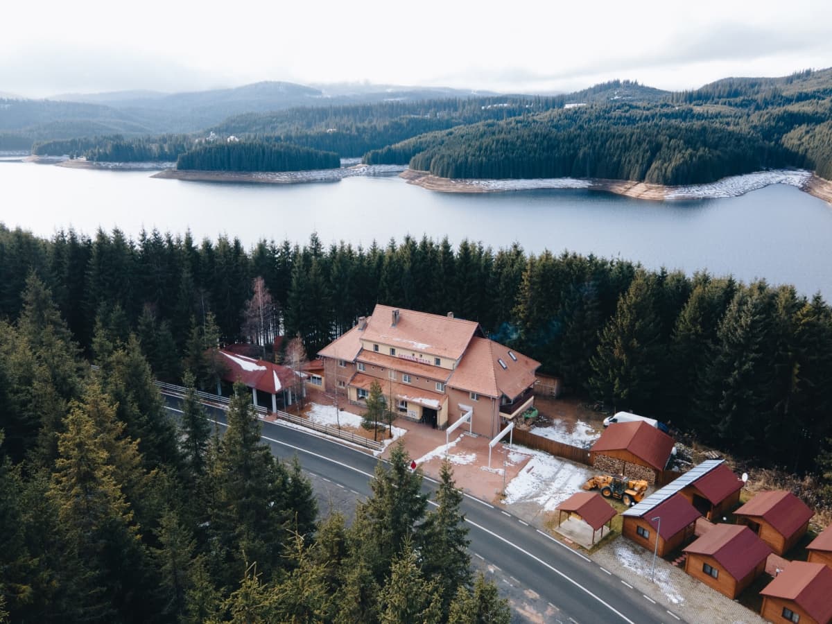Lacul Oasa - locatie pentru nunti in Oașa, Sibiu