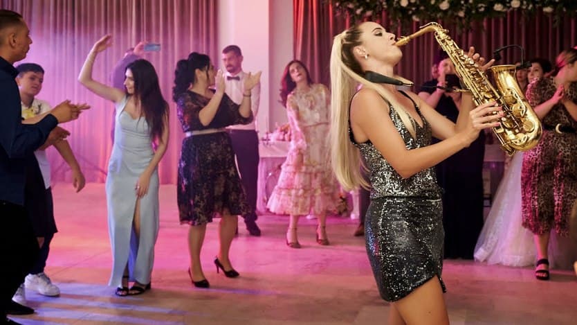 Videoclip de RA Foto Studio la Le Papillon Ballroom