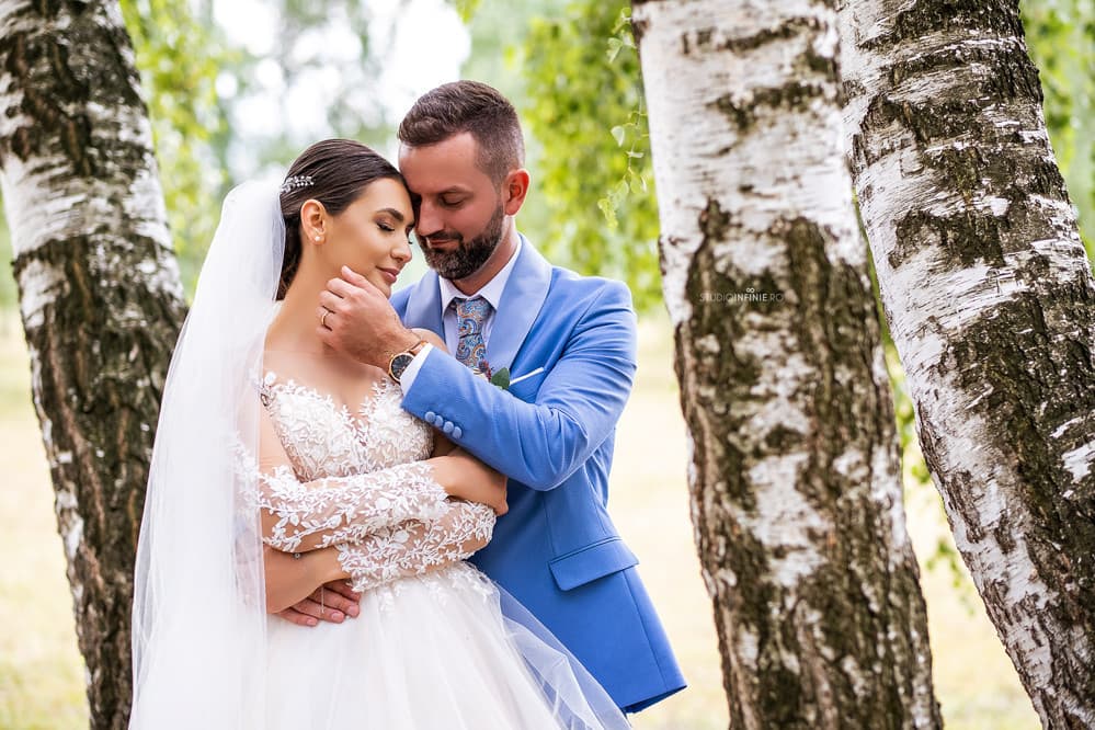 Geanina & Adrian - Fotografii de Studio Infinie