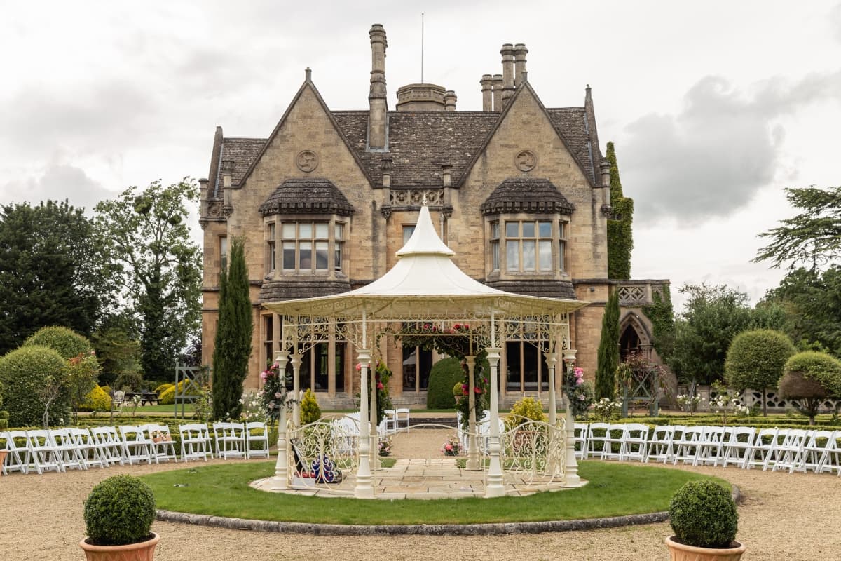 Manor By The Lake - locatie pentru nunti in Cheltenham, England